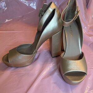 Retro Glamour Metallic Gold Block Heel Sandals